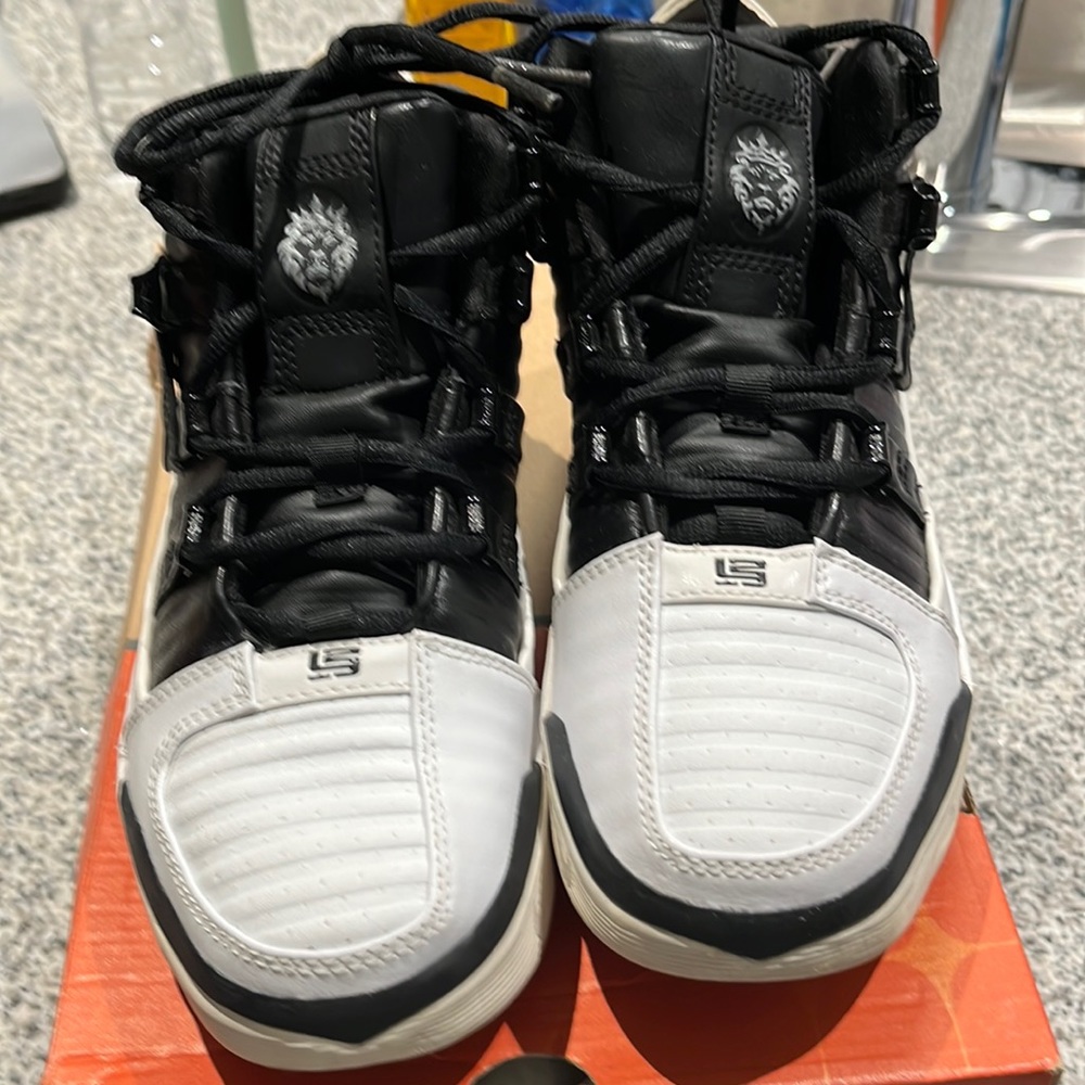 Air LeBron III